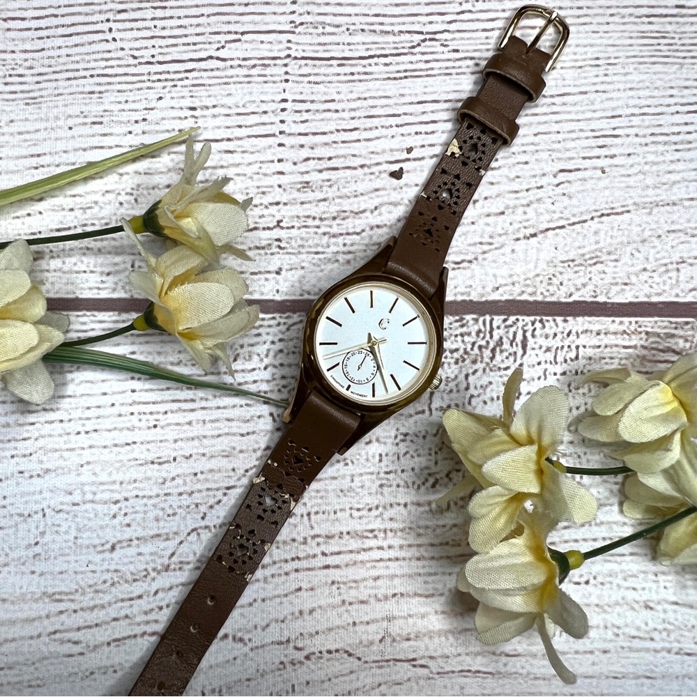 C Leather Gold Watch